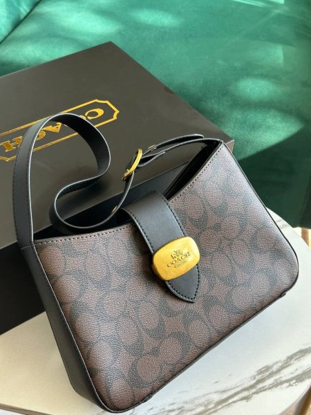 حقيبه coach ماستر كولتي شامله البوكس