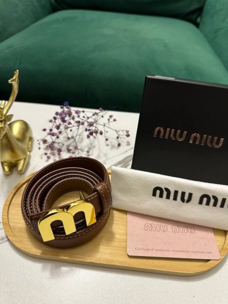 قشط ماركه miu miu شامل البوكس