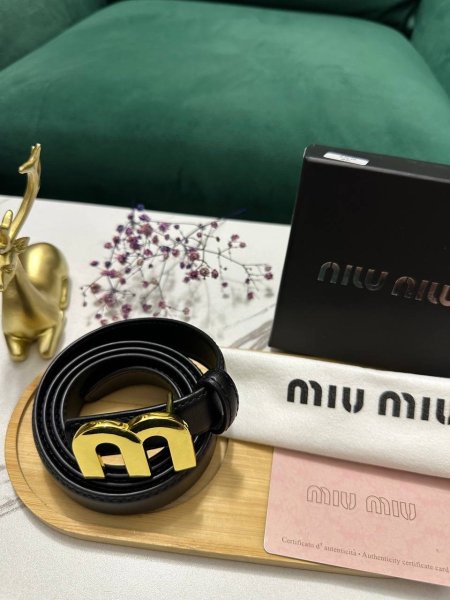 قشط ماركه miu miu شامل البوكس
