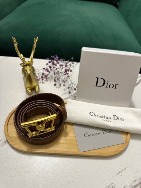 قشط  ماركه DIOR شامل البوكس