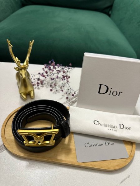 قشط  ماركه DIOR شامل البوكس