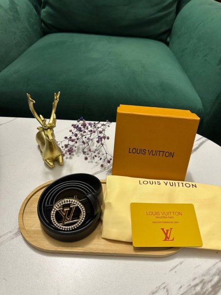 قشط  ماركه  Louis Vuitton شامل البوكس <br> <span class='text-color-warm'>بيعت كلها </span>
