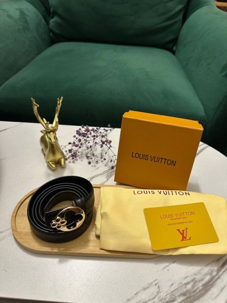 قشط  ماركه  Louis Vuitton شامل البوكس <br> <span class='text-color-warm'>بيعت كلها </span>